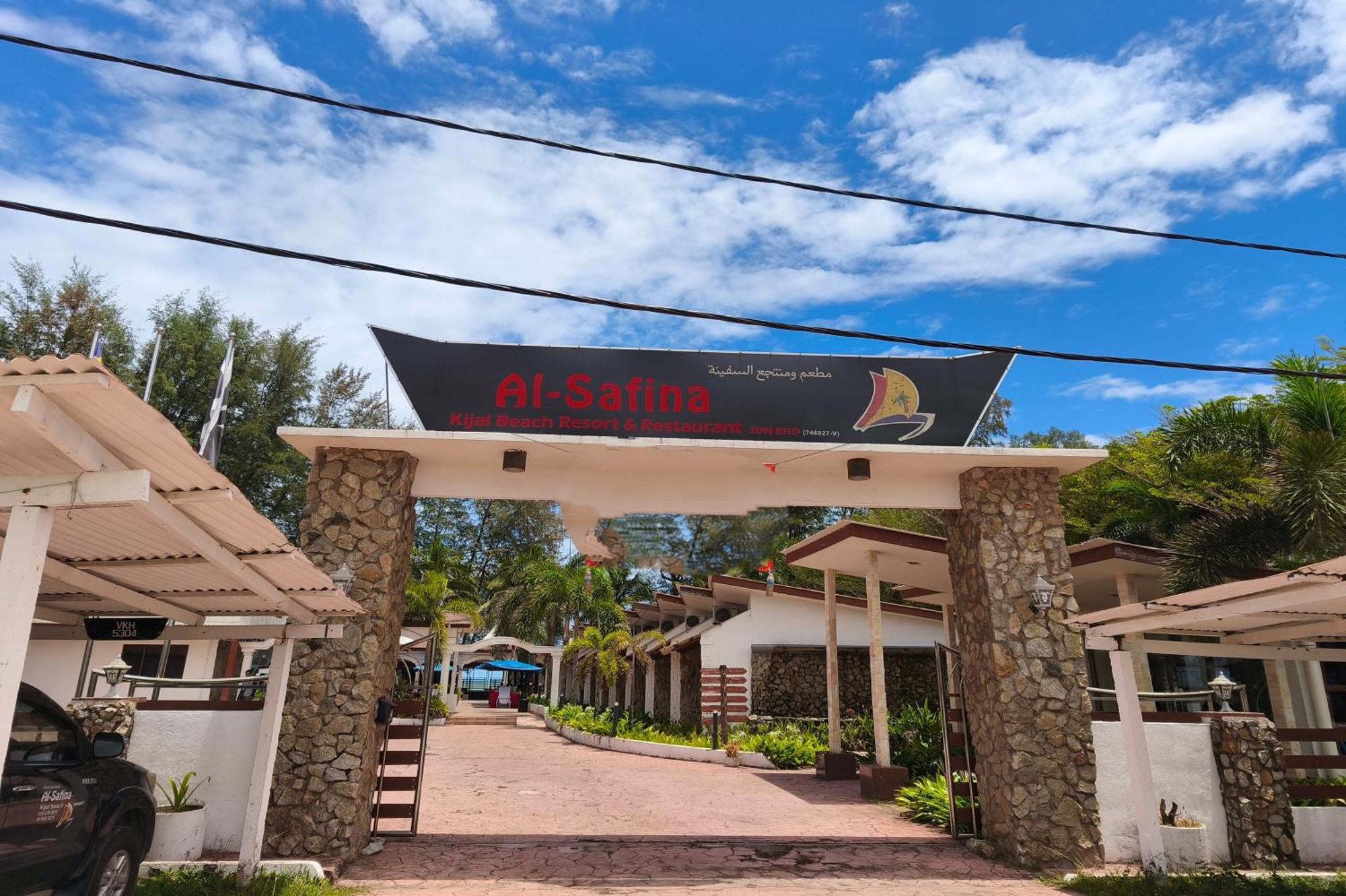 Alsafina Kijal Beach Resort & Restaurant Buitenkant foto