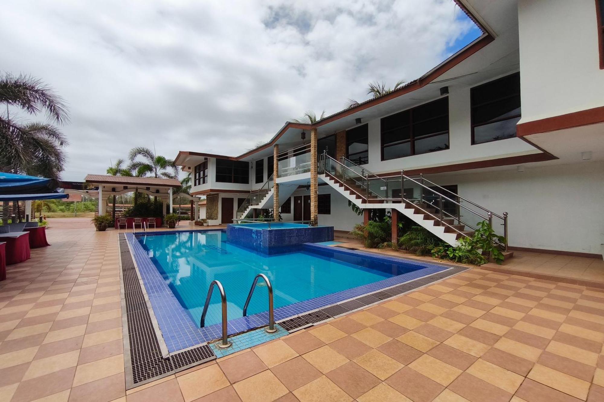 Alsafina Kijal Beach Resort & Restaurant Buitenkant foto