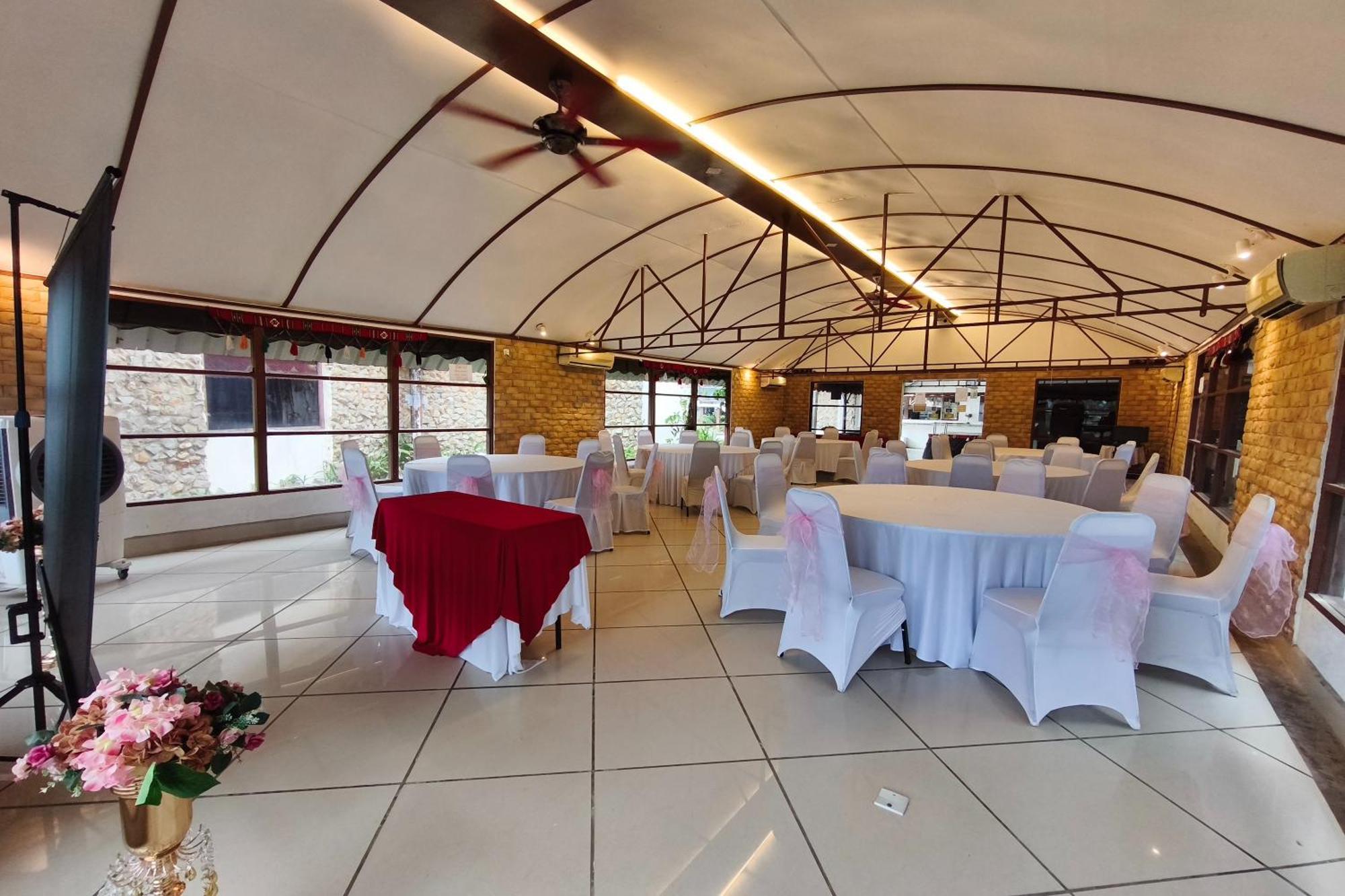 Alsafina Kijal Beach Resort & Restaurant Buitenkant foto