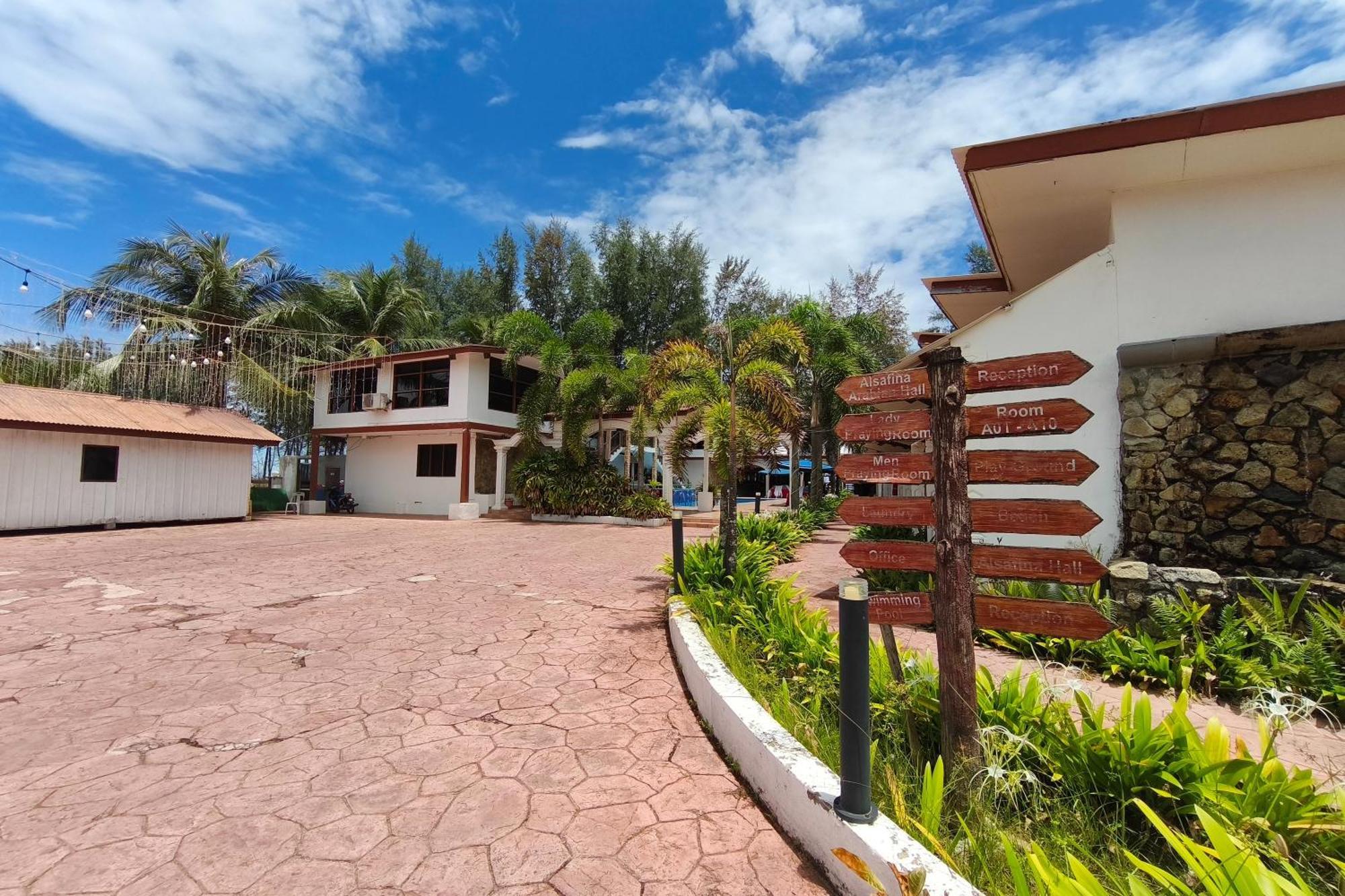 Alsafina Kijal Beach Resort & Restaurant Buitenkant foto