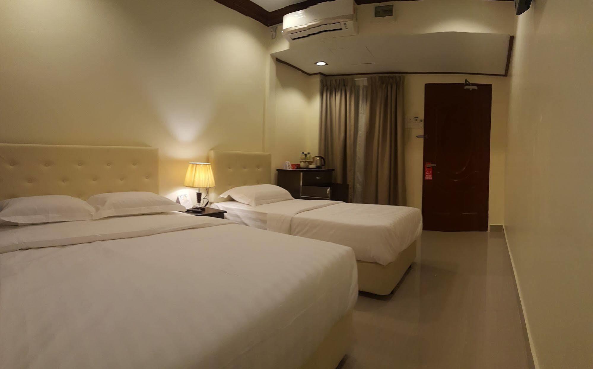 Alsafina Kijal Beach Resort & Restaurant Buitenkant foto