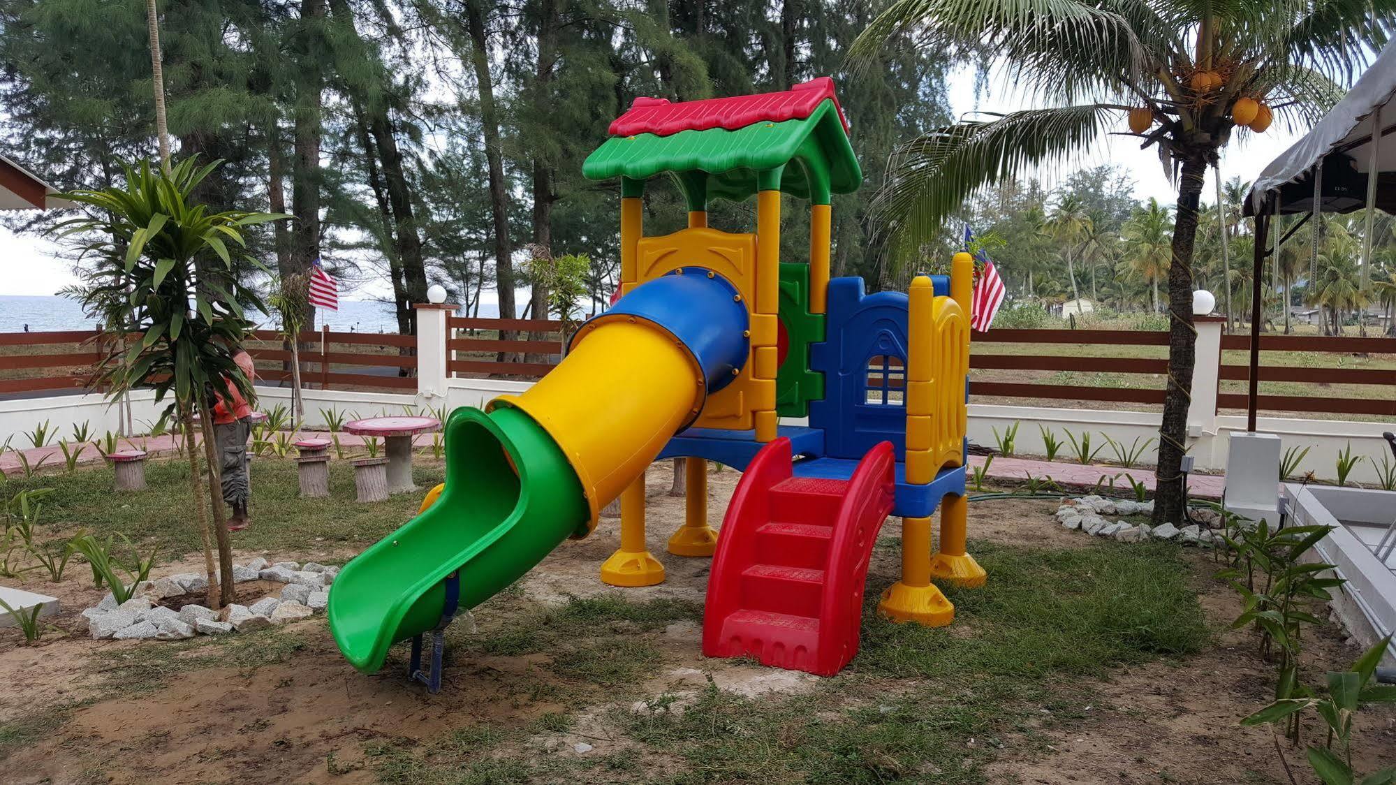 Alsafina Kijal Beach Resort & Restaurant Buitenkant foto